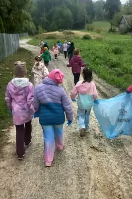 Eko-Patrole z zerówki posprzątały lasek. Dzieci dały przykład dorosłym