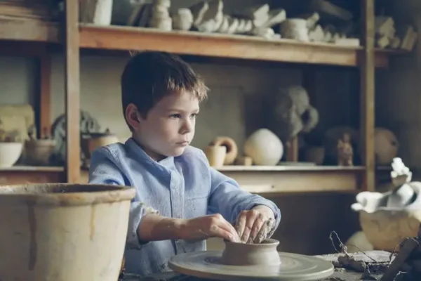 Ceramiczne jeziora i domki – dziecięca wyobraźnia w Domu Kultury w Starym Mieście