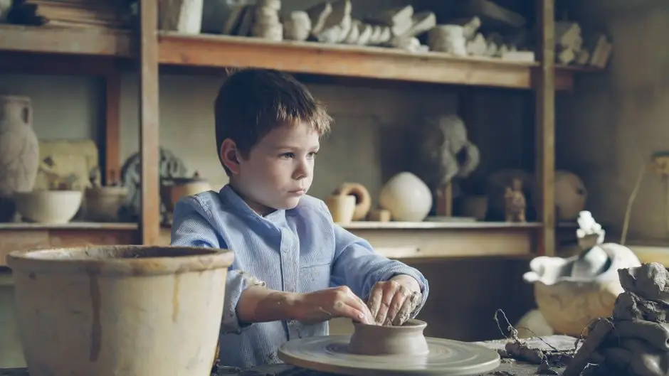 Ceramiczne jeziora i domki – dziecięca wyobraźnia w Domu Kultury w Starym Mieście