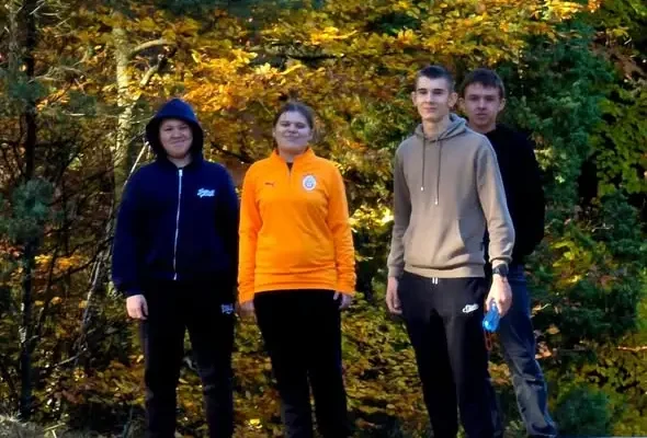 Uczniowie z Nowej Sarzyny rywalizowali w III Biegu na Orientację w Hucie Złomy